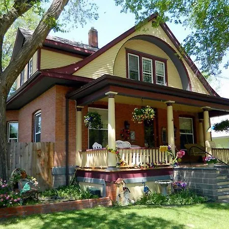 3Rd Street Nest Bed & Breakfast-3